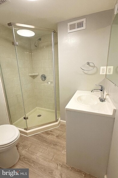 Photo - 5314 Larochelle Dr