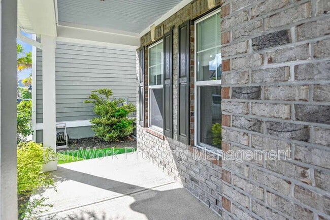 Photo - 233 Seaworthy St