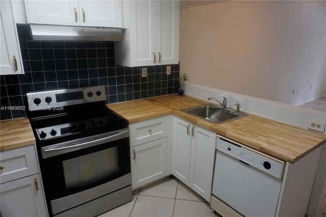 Photo - 15480 SW 82nd Ln Unidad 211