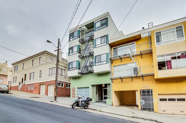 Photo - 2240 Larkin