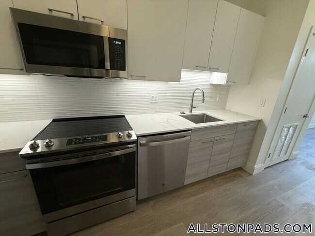 Photo - 1079 Commonwealth Ave Unidad 413