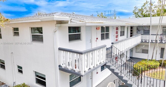 Building Photo - 2458 Polk St Unit 201