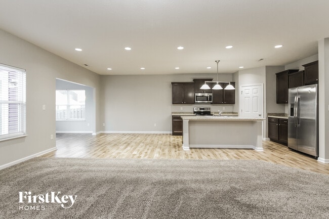 Photo - 821 Blue Ash Trail