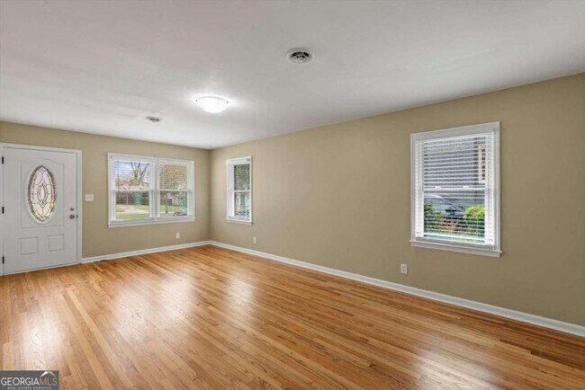 Photo - 628 S Evelyn Pl NW
