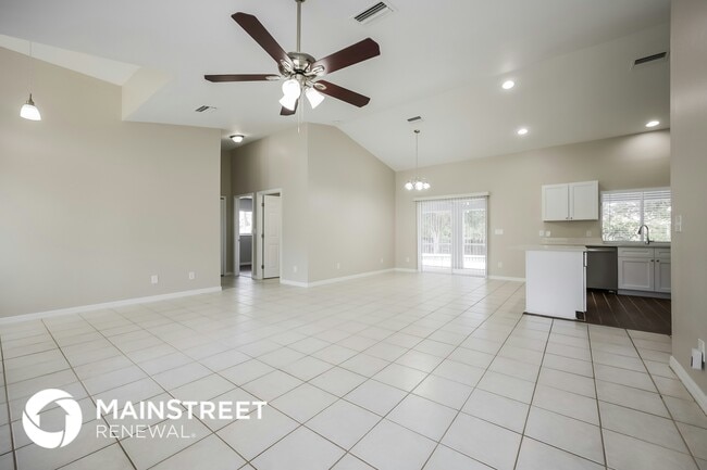 Photo - 2802 31st St W