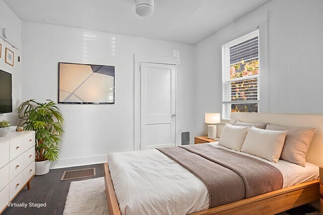 Photo - 541 Midland St