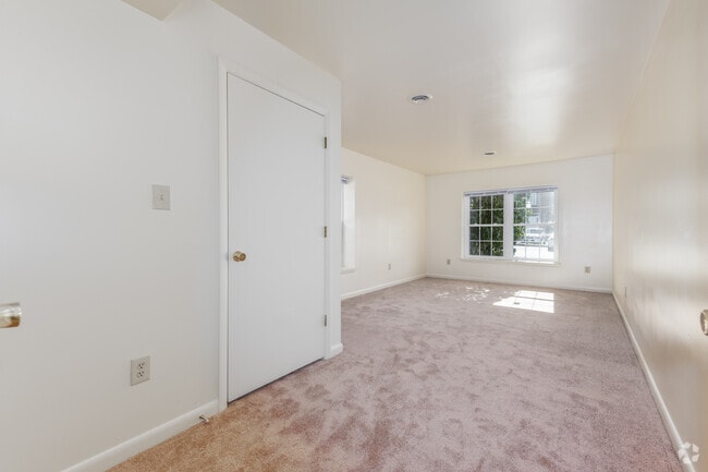 3BR, 2BA - 1,426SF - Primary Bedroom