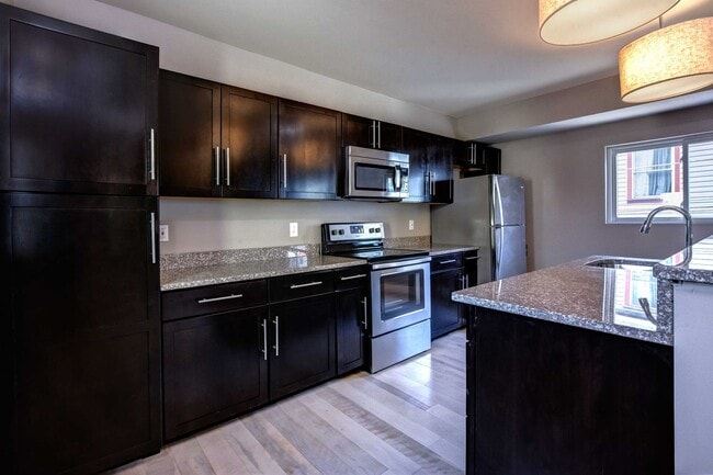 Photo - 2829 Edwards Wy Unidad 2