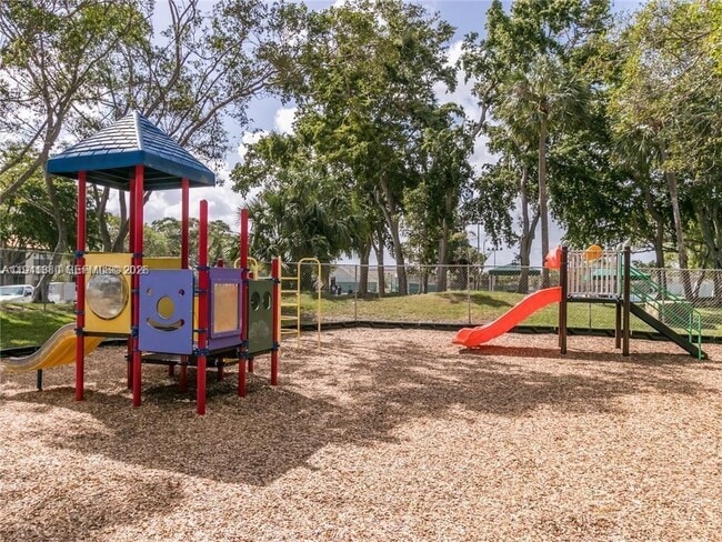 Photo - 2316 S Cypress Bend Dr Unit 120