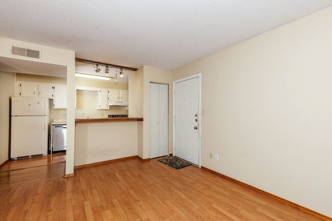 Photo - 2/1 Condo in Glen Iris Unidad 401D