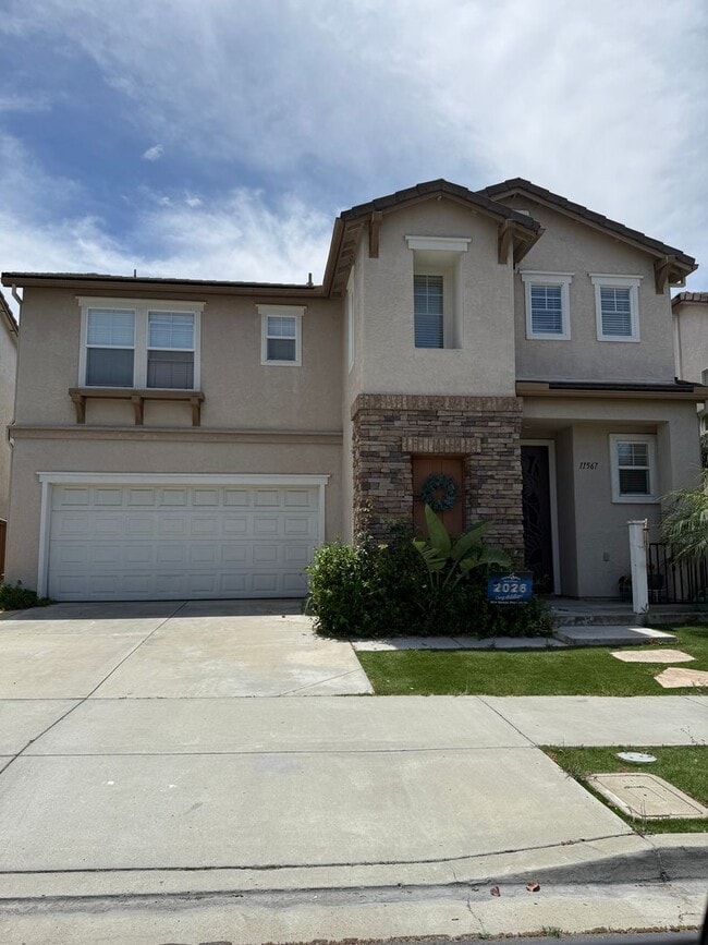 Building Photo - 4BD 2.5BA House with 2 Car Garage