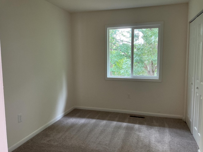 18 Wayside Ct