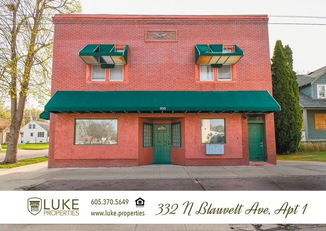 Building Photo - 332 N Blauvelt Ave Unit 1