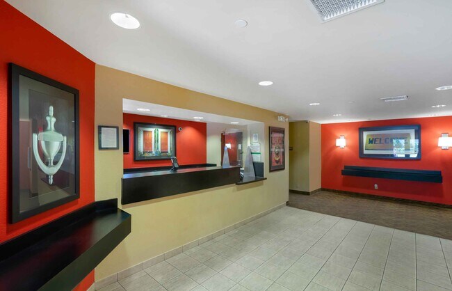 Photo - Furnished Studio-Tampa - Airport - Spruce ...
