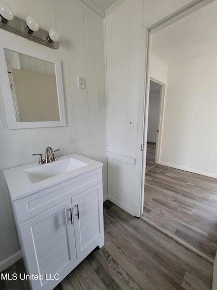 Photo - 630 Capital Ave Unit 2