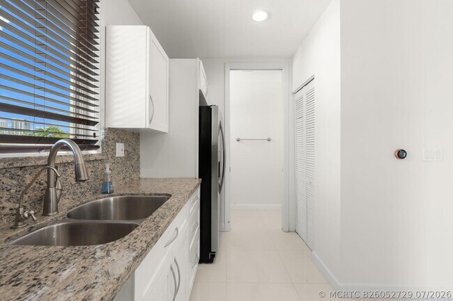 Photo - 622 NE 10th Ave