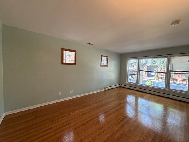 Photo - 2023 W Balmoral Ave Unit 1