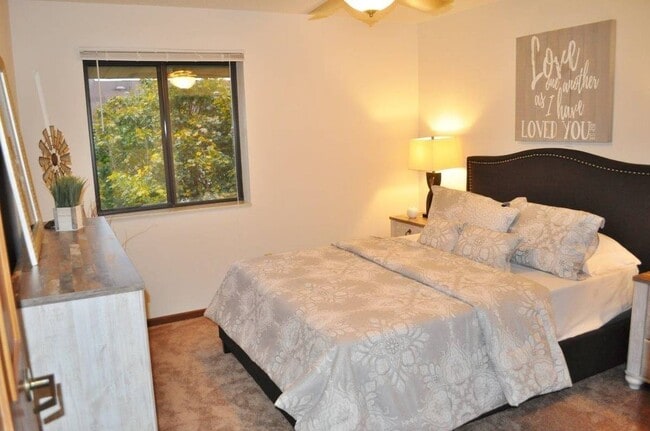 Photo - Island Place Apartments - On the River