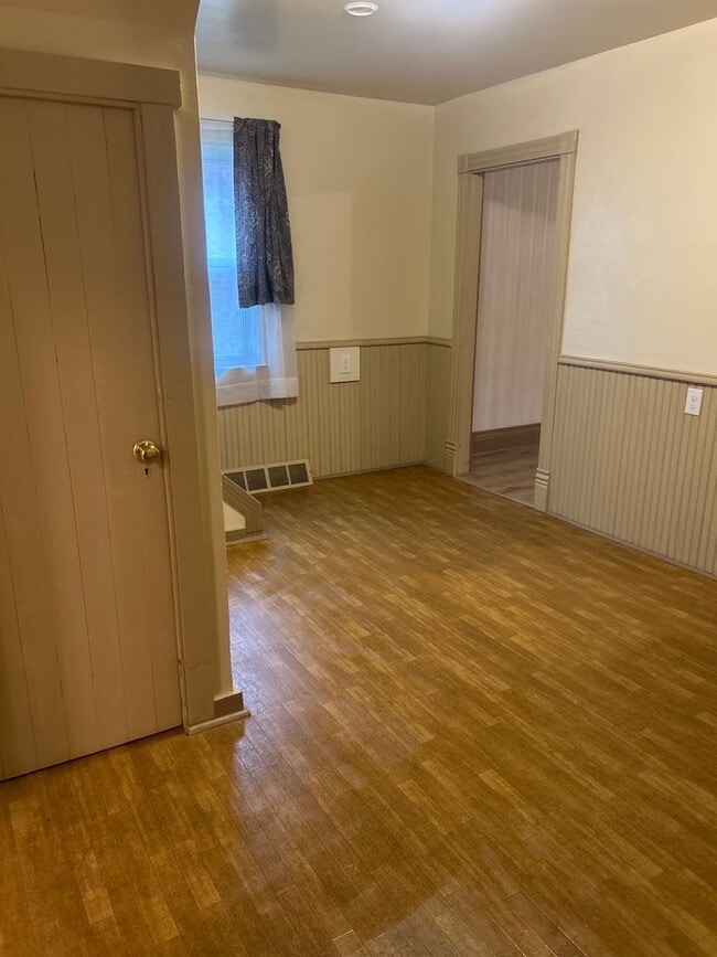 Photo - 1 Bedroom 1 Bathroom House For Rent *With Bonus Room*