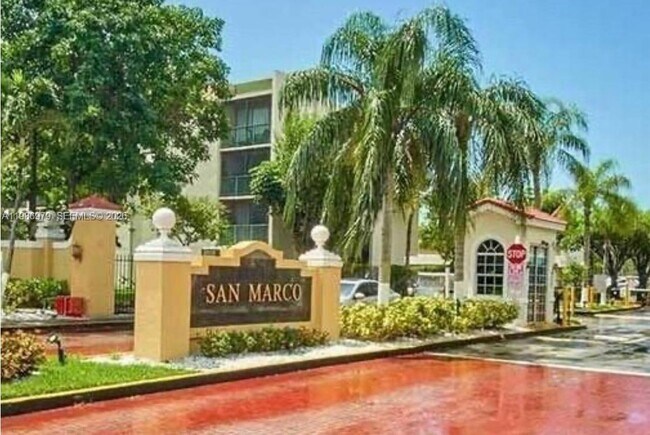 Building Photo - 8860 Fontainebleau Blvd Unit 506