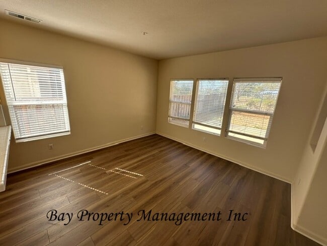 Photo - 1124 Cobblestone St