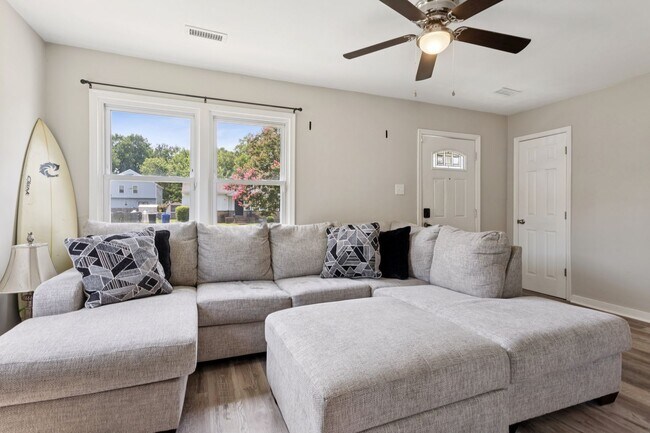 Photo - Updated ranch in Portsmouth!