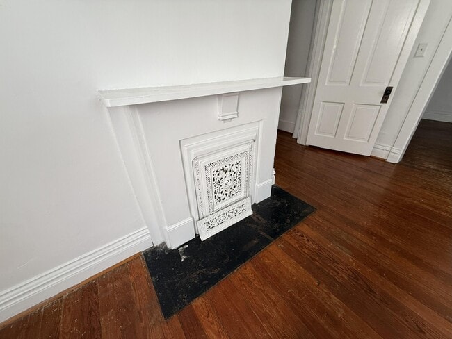 Photo - 404 Ewing St