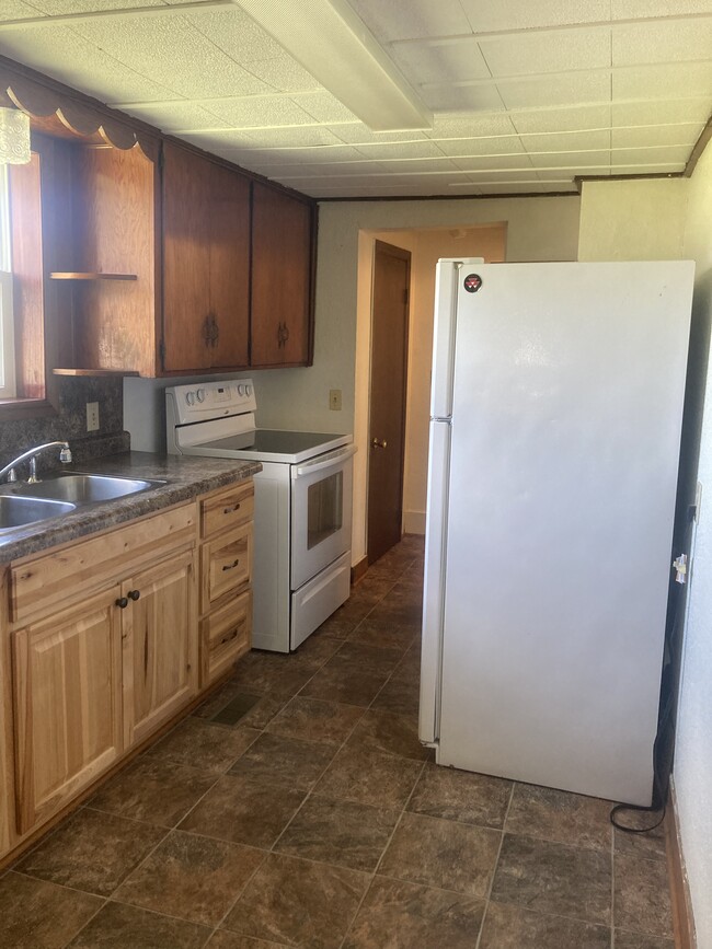 Photo - 214 S 4th Ave E