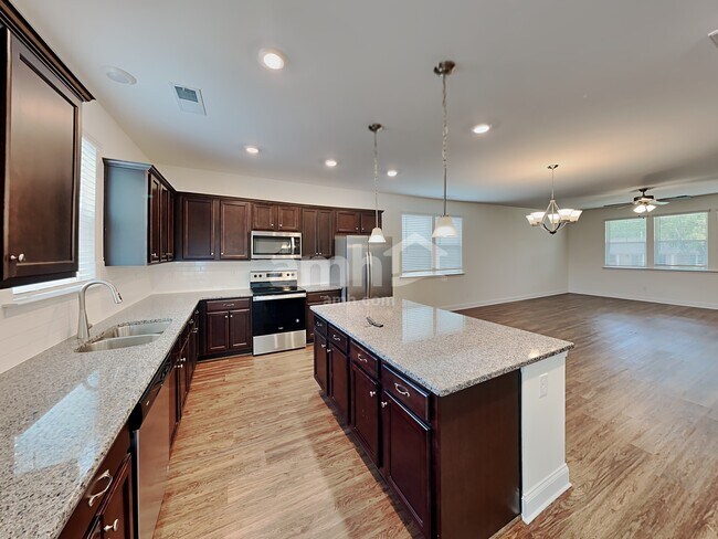 Photo - 307 Stowe Rd