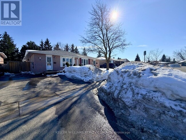 Photo - 51 Manor Crescent