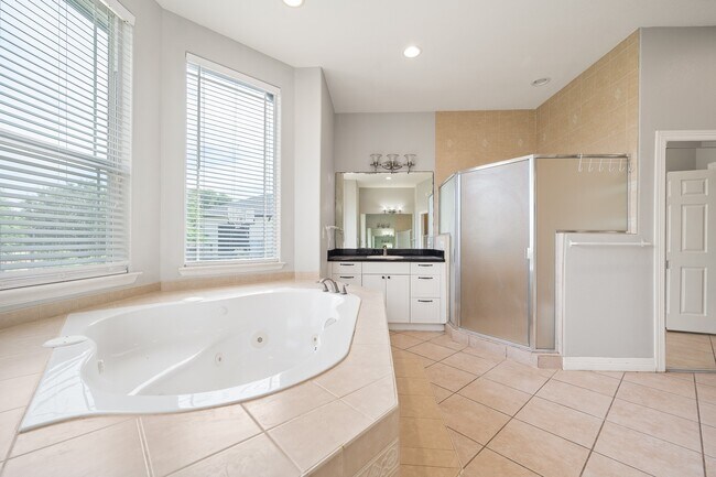 Building Photo - 13819 Lakeview Meadow Dr Rental