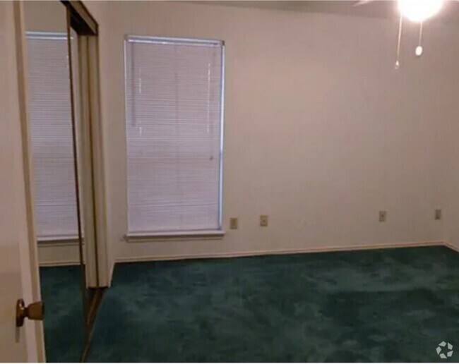 Building Photo - 2408 Shady Turf Dr Rental