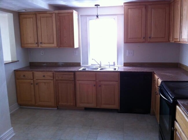 Photo - 321 Pine Ave