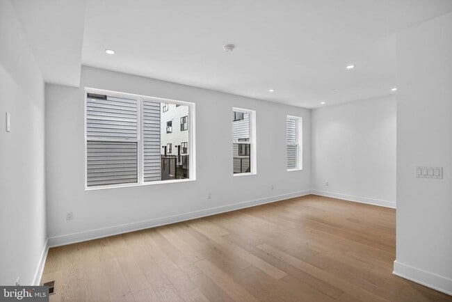 Photo - 635 N 7th St