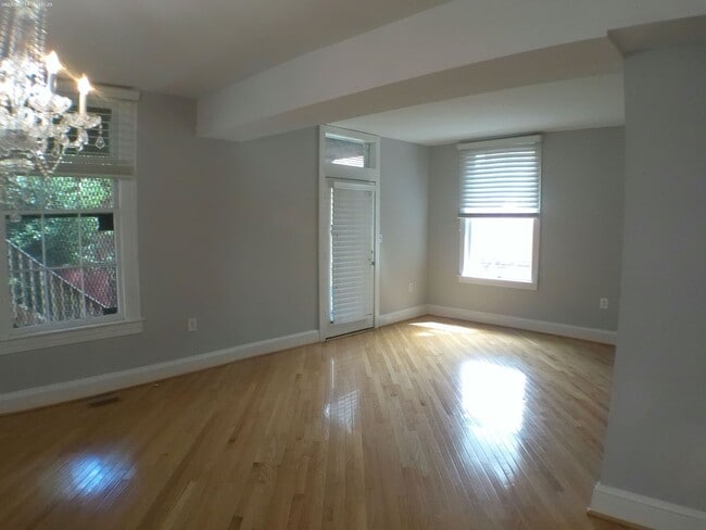 Photo - 14 E Mt Vernon Pl