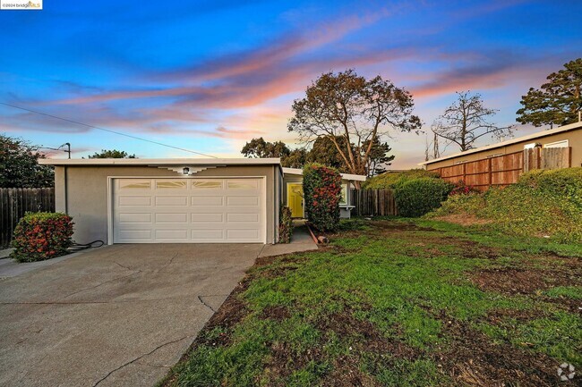 Building Photo - 2559 Rebecca Dr Rental