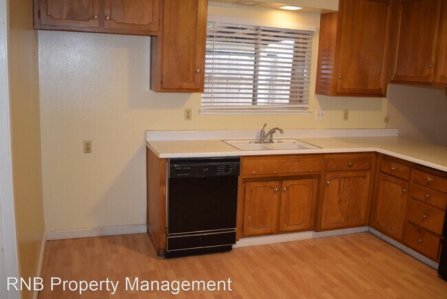 Photo - 4 br, 2 bath House - 6898 Kettering Circle