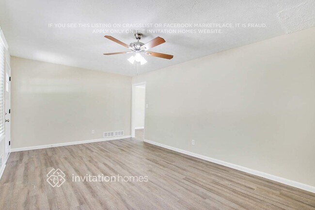 Photo - 3330 Scott Dr