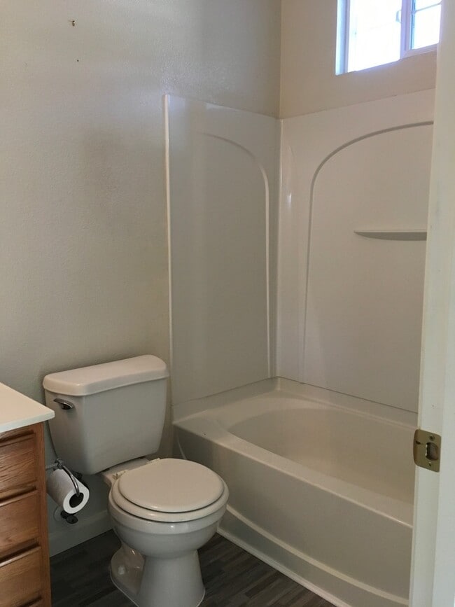 Photo - Beautiful Condo Community 2Beds 2Bath Convenient Location!