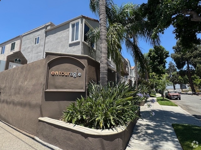 Building Photo - 355 N Maple St Unit Entourage Rental