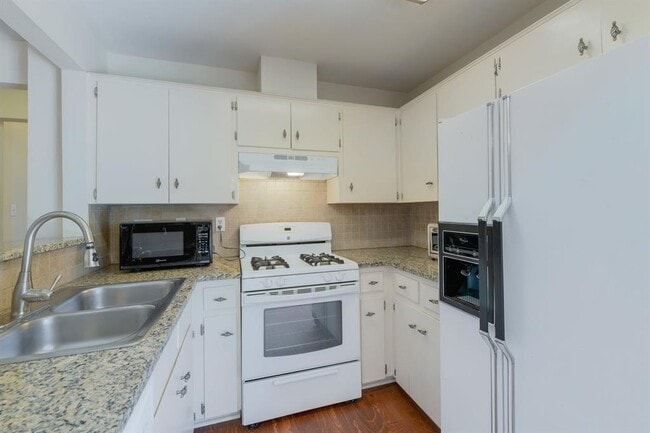 Photo - 1802 Rawhide Dr