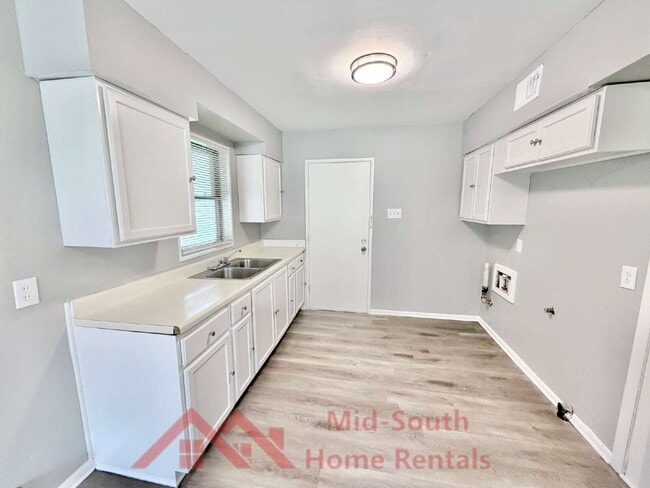 Photo - 1730 Tahiti Ln