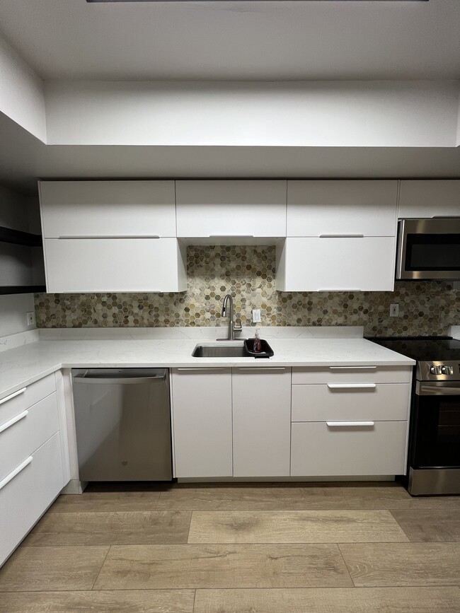 Photo - 8150 N Central Ave