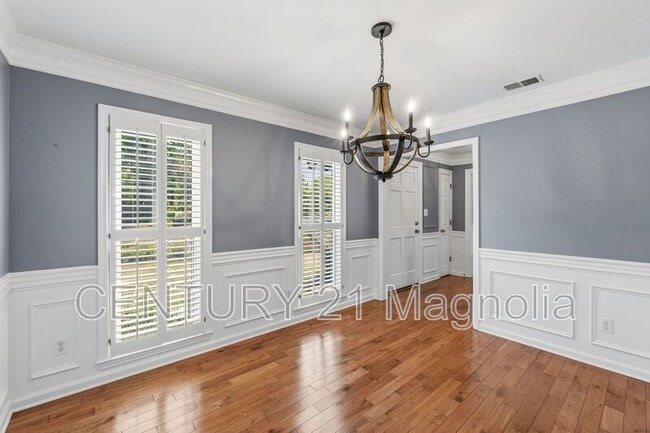 Photo - 299 Ashbrook Dr