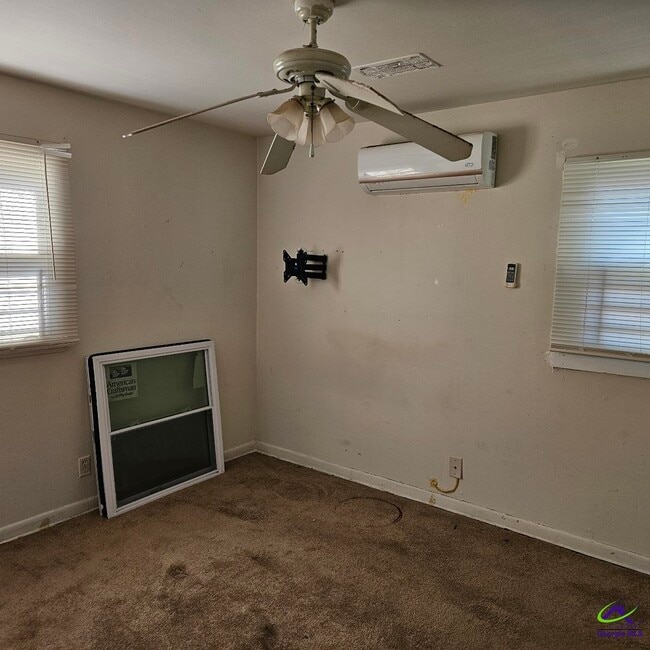 Photo - 306 Kingsbury Cir