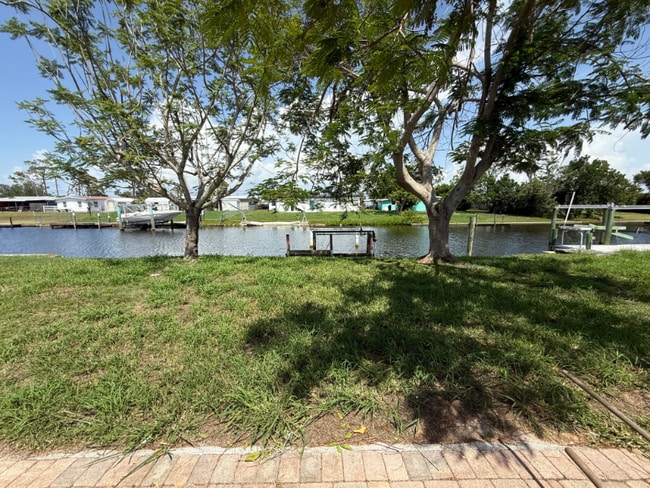 Building Photo - 545 Palmetto Dr Rental