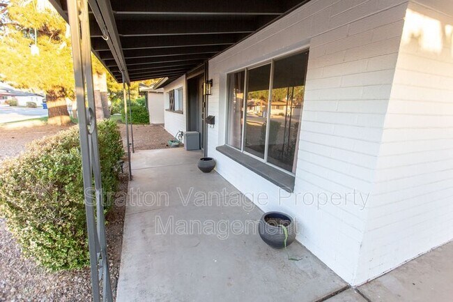 Photo - 111 E Manhatton Dr