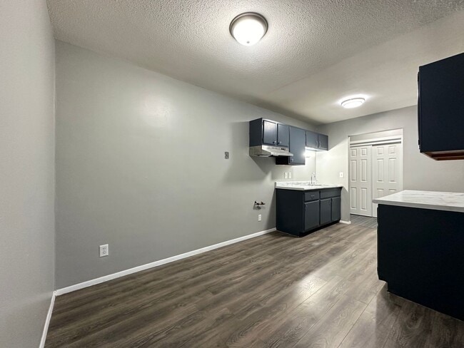 Photo - 1315 N Dowling Ave Unit # 306
