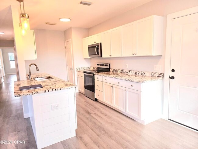 Photo - 3805 E 4th St