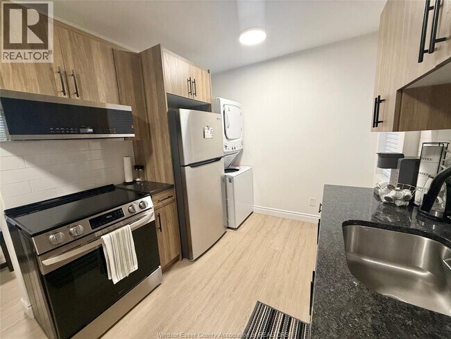 Photo - 808 Ottawa St Unit 2